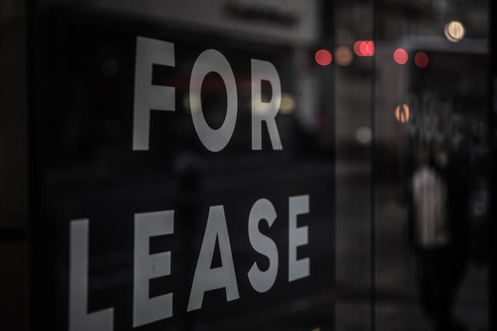 for lease sign in a commercial building in nyc